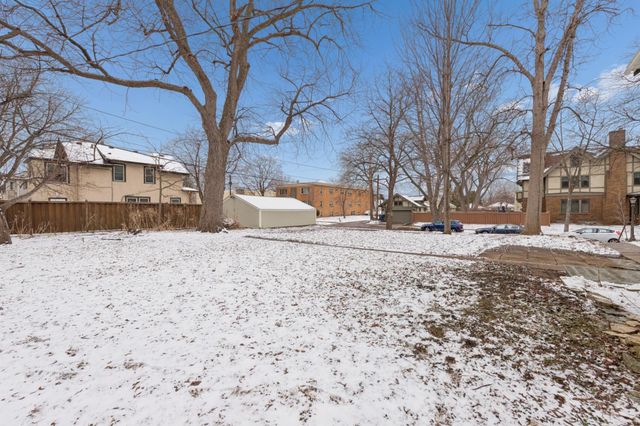 1732 Summit Avenue, Saint Paul, MN 55105