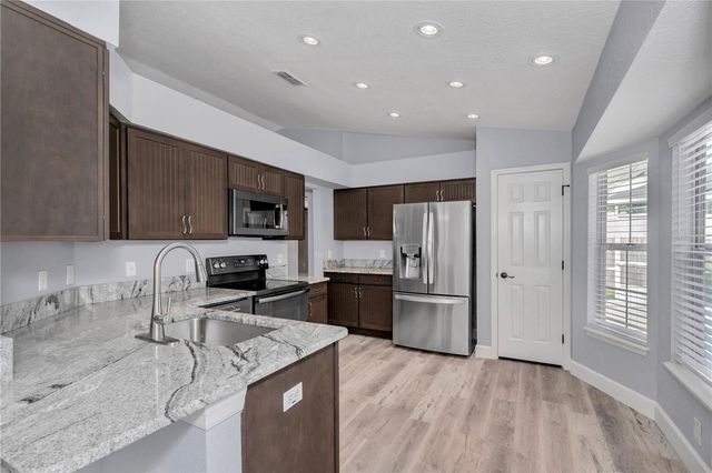 63 PECAN PASS, Ocala, FL 34472
