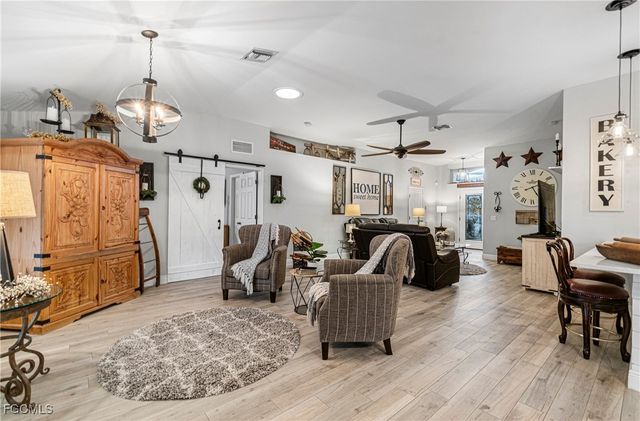 4656 Varsity CIR, Lehigh Acres, FL 33971