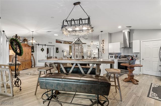 4656 Varsity CIR, Lehigh Acres, FL 33971