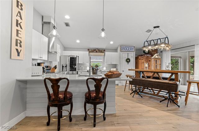 4656 Varsity CIR, Lehigh Acres, FL 33971