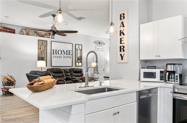 4656 Varsity CIR, Lehigh Acres, FL 33971