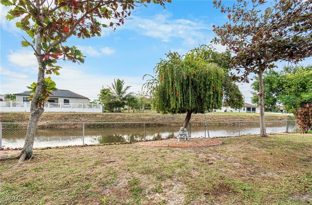 4656 Varsity CIR, Lehigh Acres, FL 33971