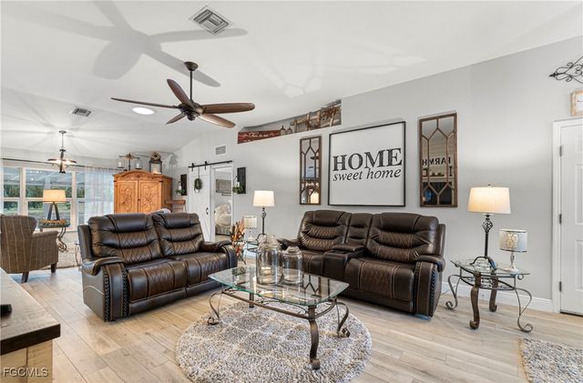 4656 Varsity CIR, Lehigh Acres, FL 33971