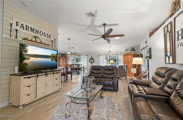 4656 Varsity CIR, Lehigh Acres, FL 33971