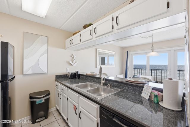 382 S FLETCHER Avenue 306, Fernandina Beach, FL 32034