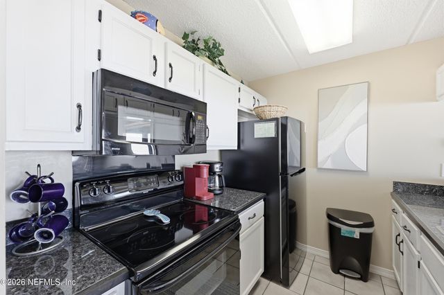 382 S FLETCHER Avenue 306, Fernandina Beach, FL 32034