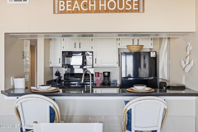 382 S FLETCHER Avenue 306, Fernandina Beach, FL 32034