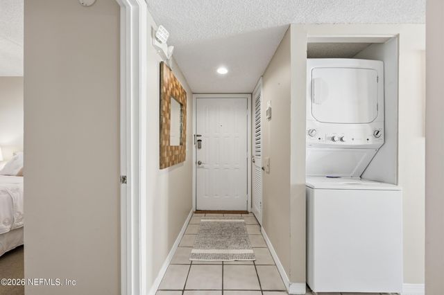 382 S FLETCHER Avenue 306, Fernandina Beach, FL 32034