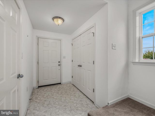 28 WITHERSPOON CT, Falling Waters, WV 25419
