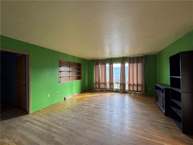 1511 N 9th Street, Martins Ferry, OH 43935