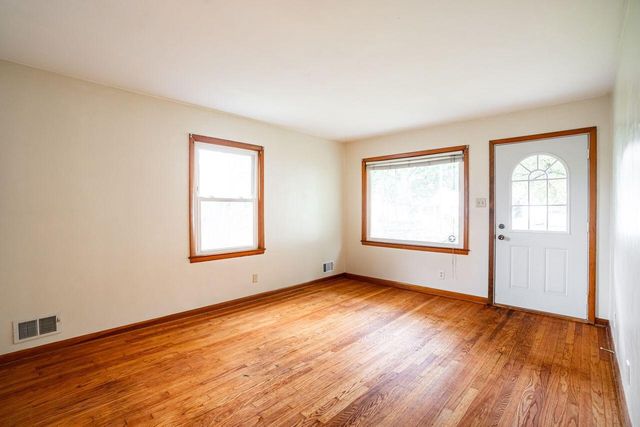7816 W Palmetto AVENUE, Milwaukee, WI 53218