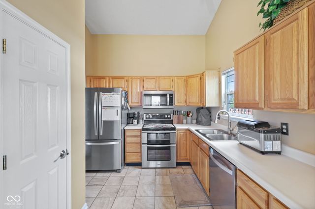 1896 Central Park Boulevard W, Greenwood, IN 46143