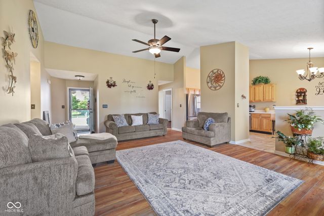 1896 Central Park Boulevard W, Greenwood, IN 46143