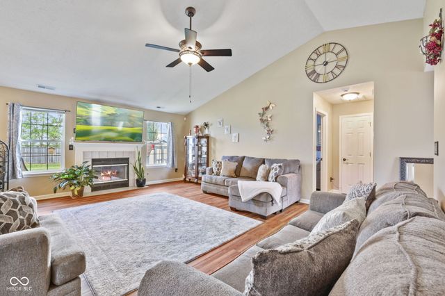 1896 Central Park Boulevard W, Greenwood, IN 46143