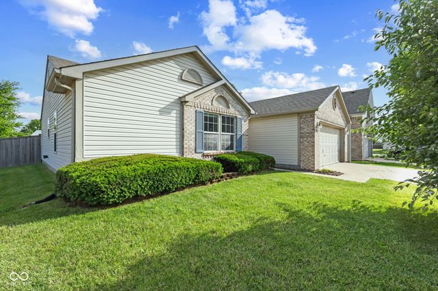 1896 Central Park Boulevard W, Greenwood, IN 46143