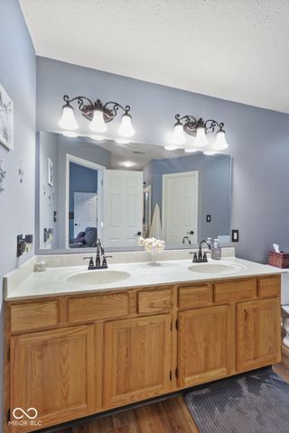 1896 Central Park Boulevard W, Greenwood, IN 46143