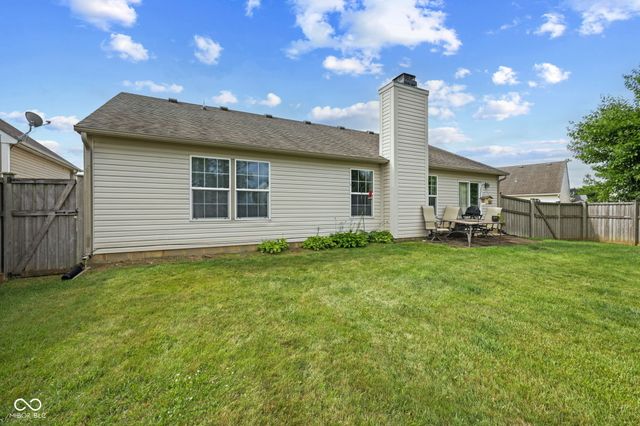 1896 Central Park Boulevard W, Greenwood, IN 46143