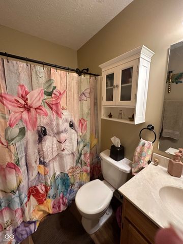 1896 Central Park Boulevard W, Greenwood, IN 46143