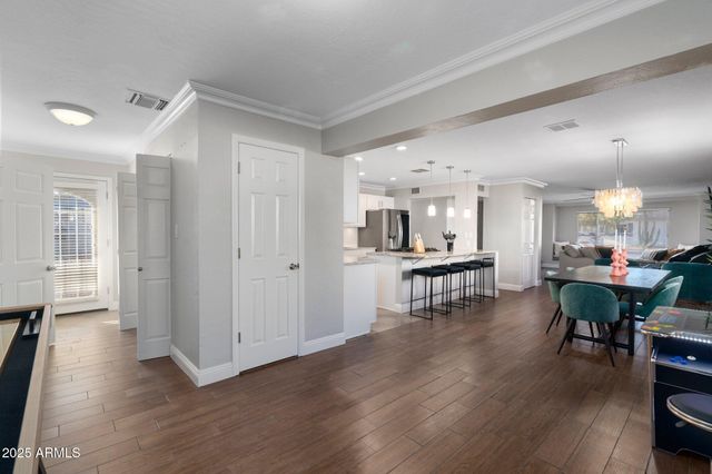 8213 E WHITTON Avenue, Scottsdale, AZ 85251