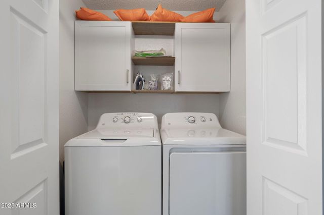 8213 E WHITTON Avenue, Scottsdale, AZ 85251