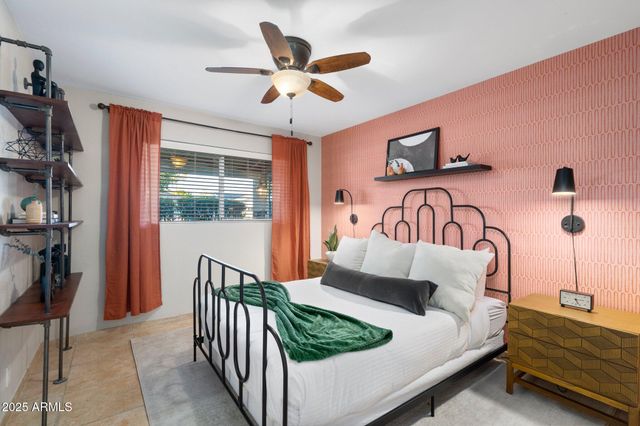 8213 E WHITTON Avenue, Scottsdale, AZ 85251