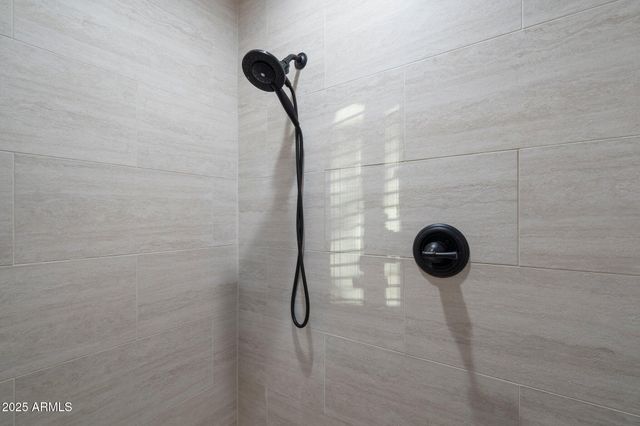 8213 E WHITTON Avenue, Scottsdale, AZ 85251