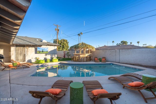 8213 E WHITTON Avenue, Scottsdale, AZ 85251