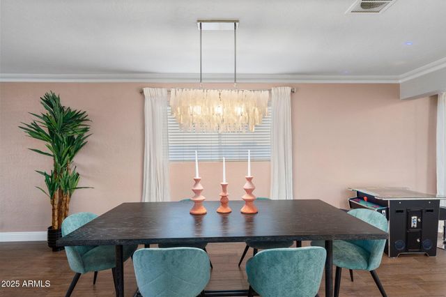 8213 E WHITTON Avenue, Scottsdale, AZ 85251