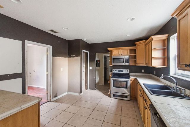 531 VIHLEN ROAD, Sanford, FL 32771