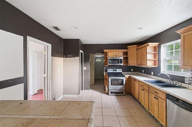 531 VIHLEN ROAD, Sanford, FL 32771