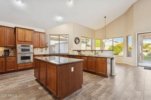 13556 W MONTEBELLO Avenue, Litchfield Park, AZ 85340