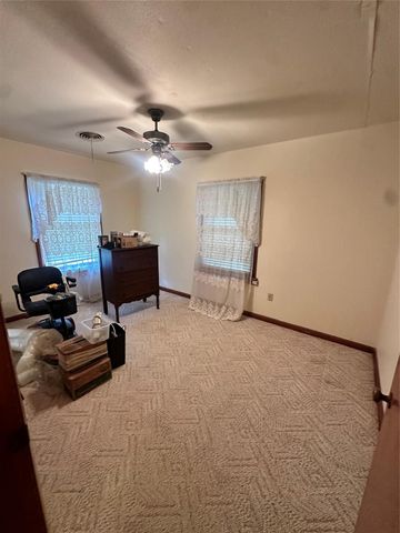 2221 S Front Street, Angleton, TX 77515