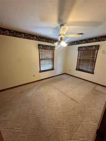 2221 S Front Street, Angleton, TX 77515