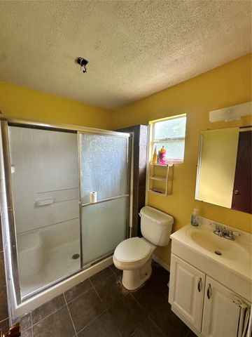 2221 S Front Street, Angleton, TX 77515