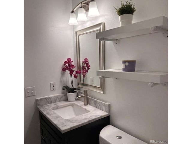 7862 E Briarwood Blvd, Centennial, CO 80112