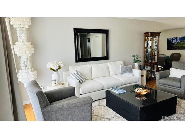 7862 E Briarwood Blvd, Centennial, CO 80112