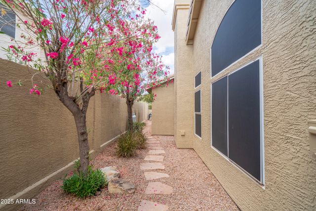 6388 W DONALD Drive, Glendale, AZ 85310