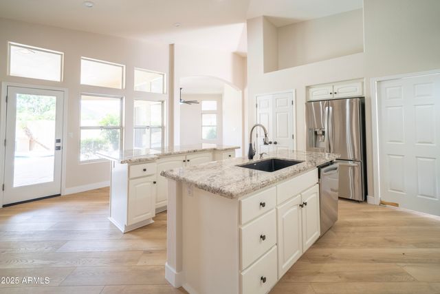 6388 W DONALD Drive, Glendale, AZ 85310