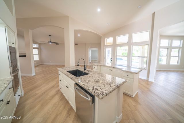 6388 W DONALD Drive, Glendale, AZ 85310