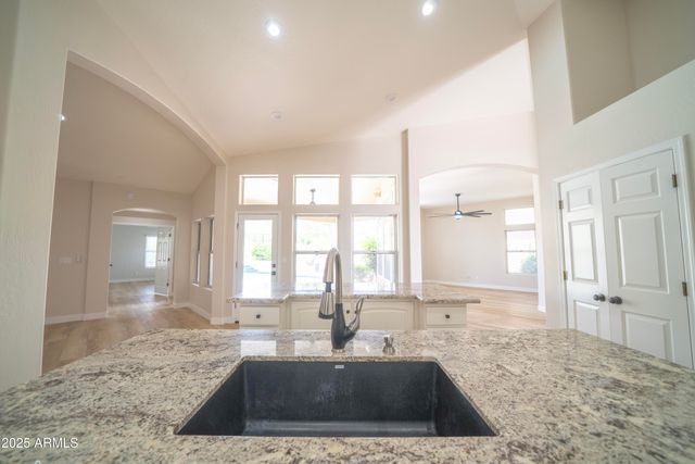 6388 W DONALD Drive, Glendale, AZ 85310
