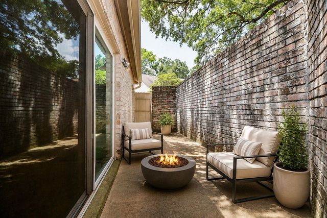 11519 Rocky Bend Drive, Houston, TX 77077