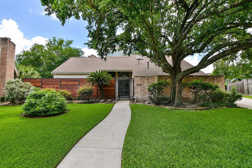11519 Rocky Bend Drive, Houston, TX 77077