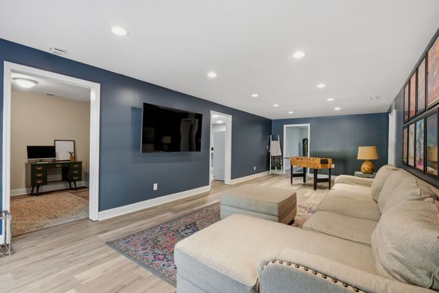 1072 Claylick Rd, White Bluff, TN 37187