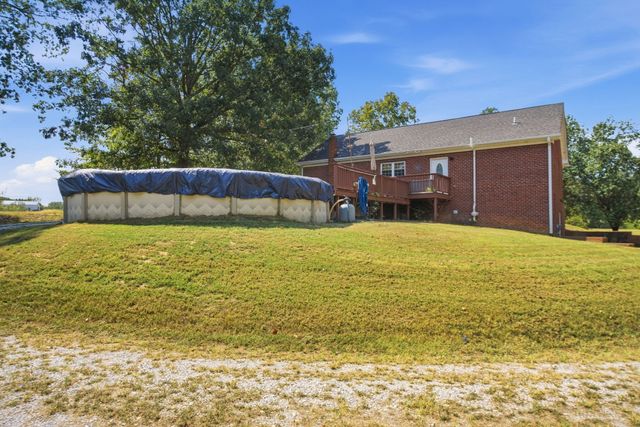 1072 Claylick Rd, White Bluff, TN 37187
