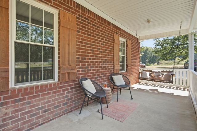 1072 Claylick Rd, White Bluff, TN 37187