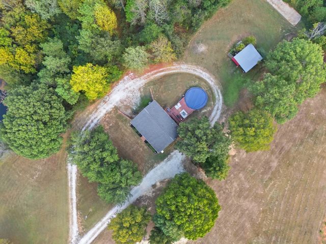 1072 Claylick Rd, White Bluff, TN 37187