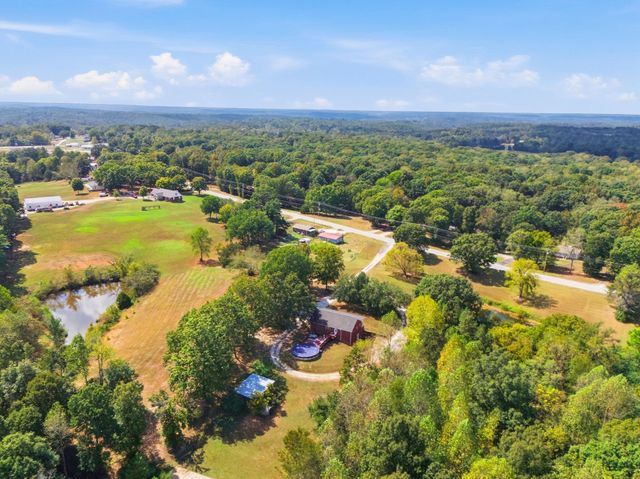 1072 Claylick Rd, White Bluff, TN 37187