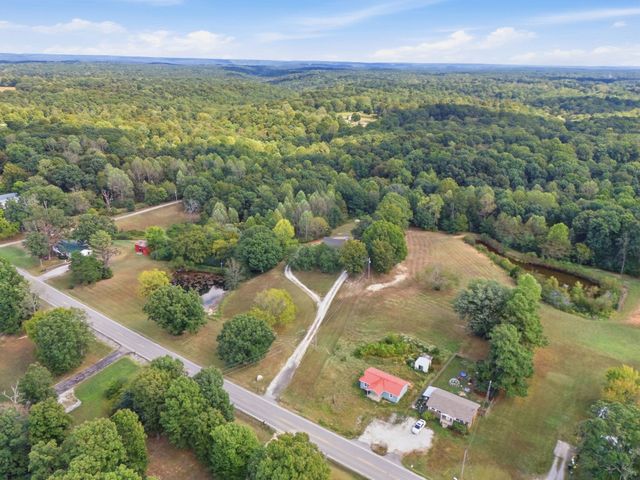 1072 Claylick Rd, White Bluff, TN 37187