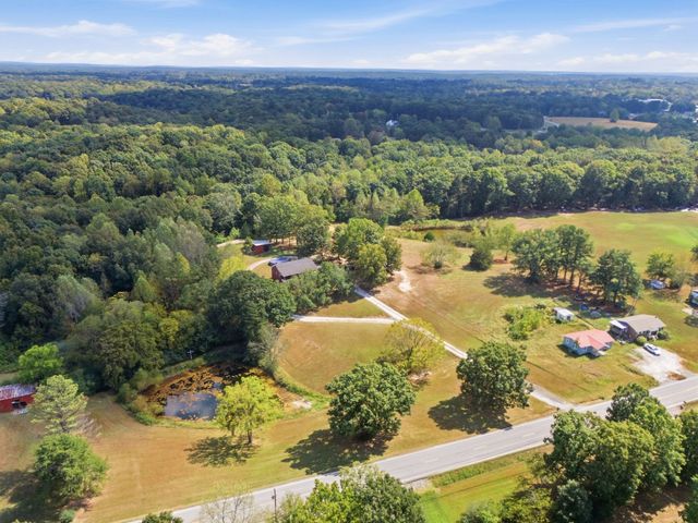 1072 Claylick Rd, White Bluff, TN 37187